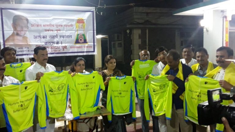 श्री क्षेत्र सम्मेद शिखरजीकडे  पुण्यातील सहा जैन युवक सायकलवरून रवाना