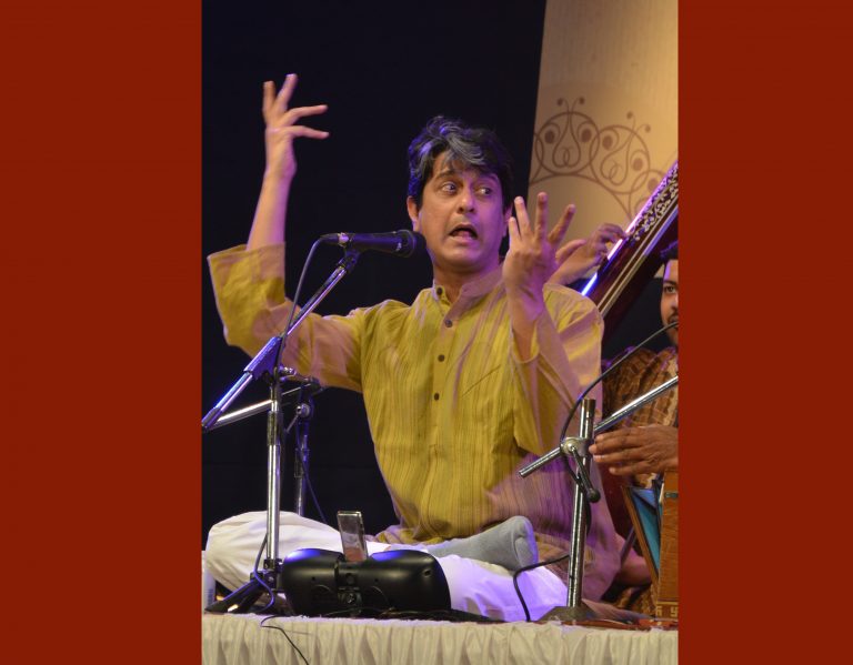 कौशिकीच्या रागदारीने स्वरोत्सवाला स्वर-सौंदर्याचा साज