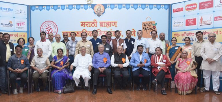 व्यवसायात नावीन्य, कुटुंबाचा सहभाग महत्वाचा डॉ. रवींद्र कुलकर्णी