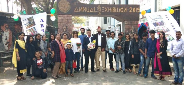 ‘स्कुल ऑफ आर्ट ‘ च्या ‘आर्ट वॉक ‘ला चांगला प्रतिसाद