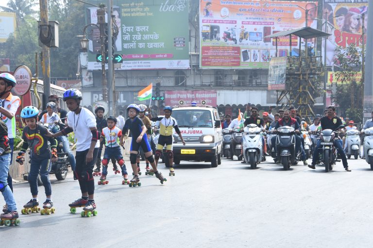 रुग्णवाहिकांना मार्ग द्या,जीव वाचवा स्केटिंगद्वारे चिमुकल्यांची जनजागृती !