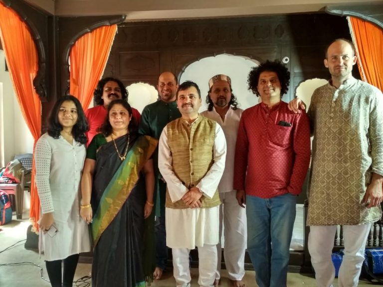 ईस्ट -वेस्ट फ्युजन ‘ ने जिंकली रसिकांची मने !