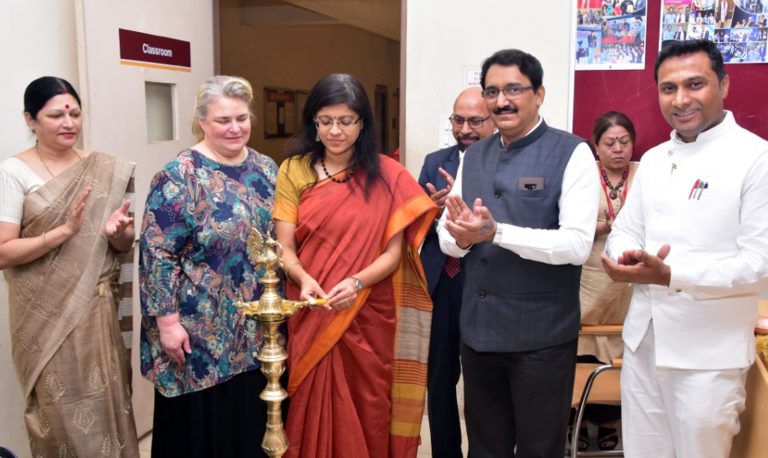 परस्पर संवाद, समुपदेशातून होईल व्यसनमुक्ती- मुक्ता पुणतांबेकर