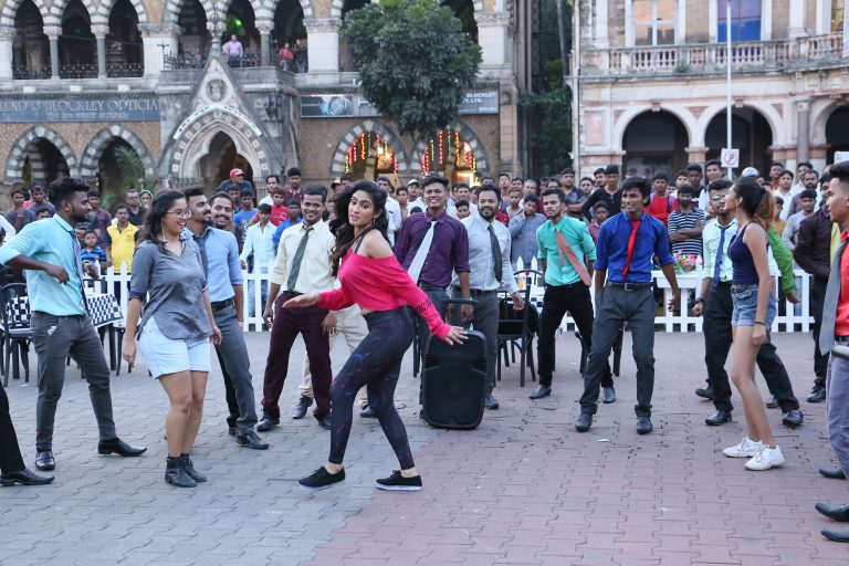 दिप्ती सती ठरली पहिली ‘लकी’ गर्ल, दिप्तीला मिळालं पहिलं मराठी ‘हिरोइन- इंट्रोडक्शन’ साँग