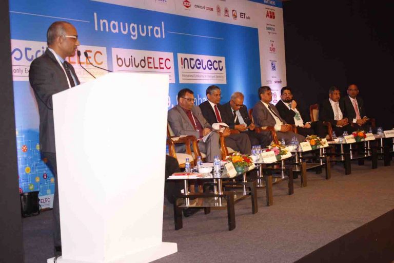 अत्याधुनिक तंत्रज्ञानावर आधारित ग्राहक सेवांमुळे  महावितरण देशात सर्वोत्तम : सीएमडी संजीव कुमार