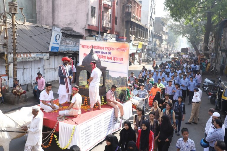 शिवजयंती अभिवादन मिरवणूकीत दहा हजार विद्यार्थ्यांचा सहभाग