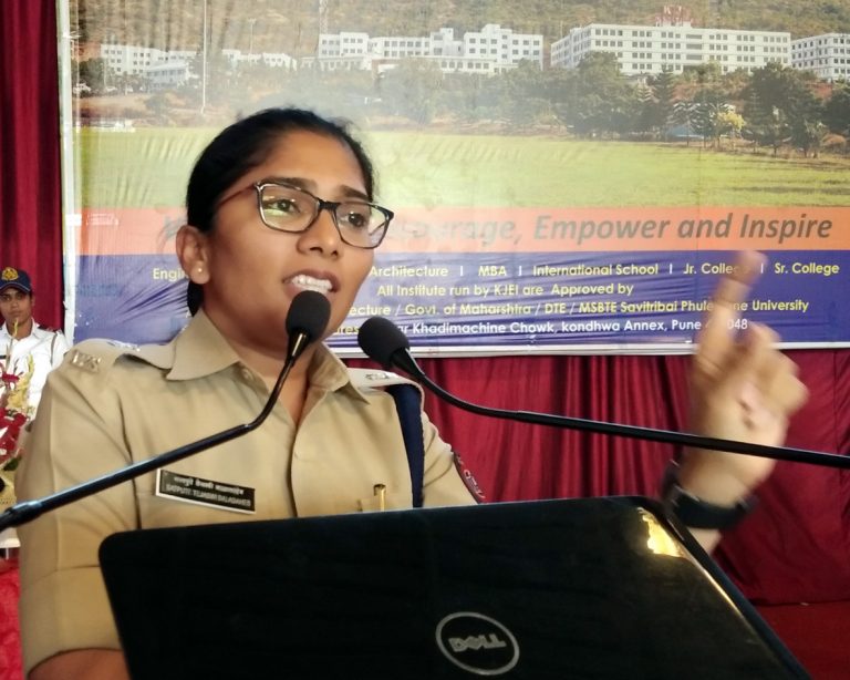 ‘लोक काय म्हणतील’ याचा विचार करू नका -तेजस्वी सातपुतेंचा विद्यार्थिनींना सल्ला