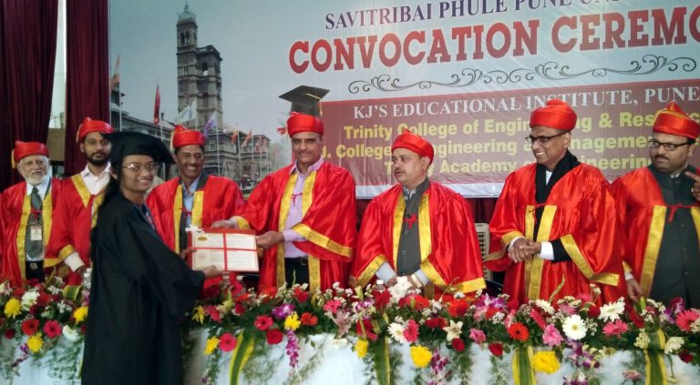 उद्योगाधारित कौशल्ये आत्मसात करावीत -डॉ. राजेंद्र जगताप यांचा सल्ला