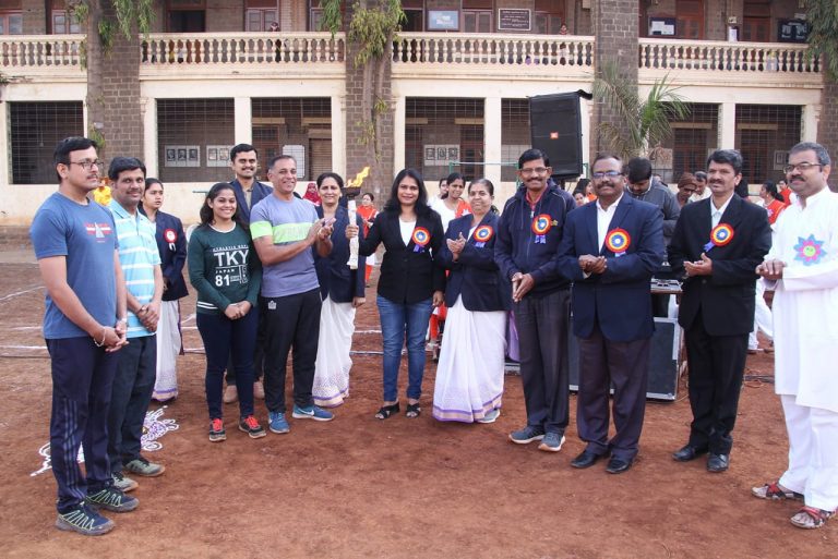 पालकांचा क्रीडा दिन उत्साहात