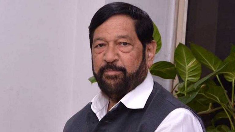 विमानतळ विस्तारासाठी संरक्षण मंत्रालयाचा हिरवा कंदिल.-खा.गिरीश बापट.