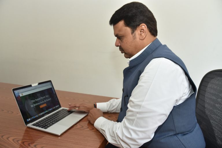 मुख्यमंत्र्यांच्या हस्ते ‘न्यू इंडिया आर्मी’ संकेतस्थळाचे अनावरण