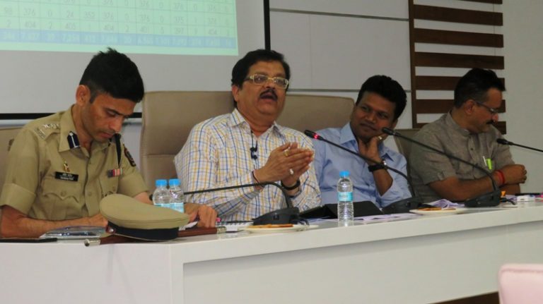 दिव्‍यांग मतदारांना मतदान केंद्रावर आवश्‍यक त्‍या मुलभूत सुविधा पुरवाव्‍यात -विभागीय आयुक्‍त डॉ. दीपक म्‍हैसेकर