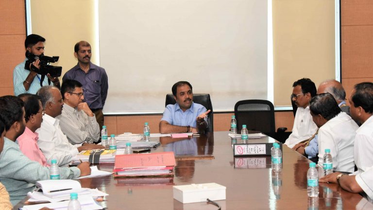 कंत्राटी कर्मचाऱ्यांना वेतन व भत्ते देण्याबाबत शासनाचा जीआर