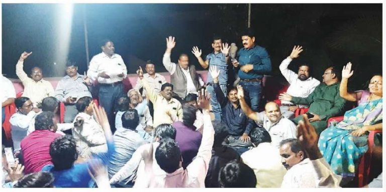 वेगळी चूल मांडणाऱ्यांना पक्षात घेऊ नका -रिपब्लिकन पक्षाच्या कार्यकर्त्यांचा निर्धार