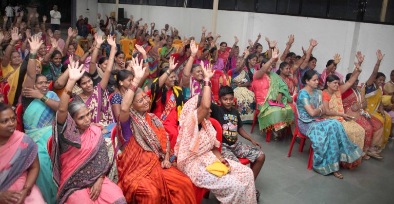 मोदी फक्त घोषणा करतात आणि फसवतात- हर्षवर्धन पाटील