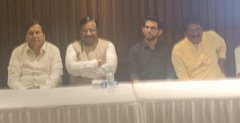 मुनगंटीवार आणि आदित्य ठाकरे यांनी मुंबईच्या विकासाचा केला  निर्धार