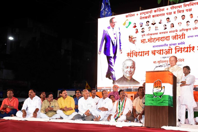 पुन्हा निवडून दिले तर मोदी, शहा हुकुमशहा होतील-  सुशिलकुमार शिंदे