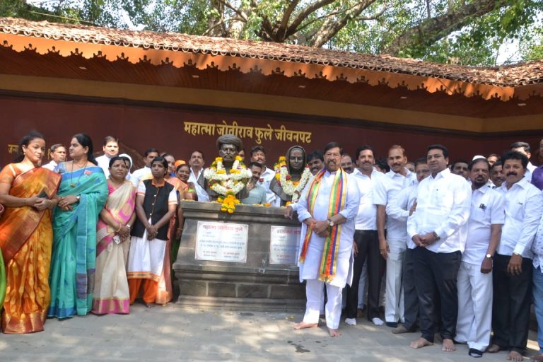 महात्मा फुलेंच्या विचारांवर आधारित सामाजिक विकास- गिरीश बापट यांची ग्वाही