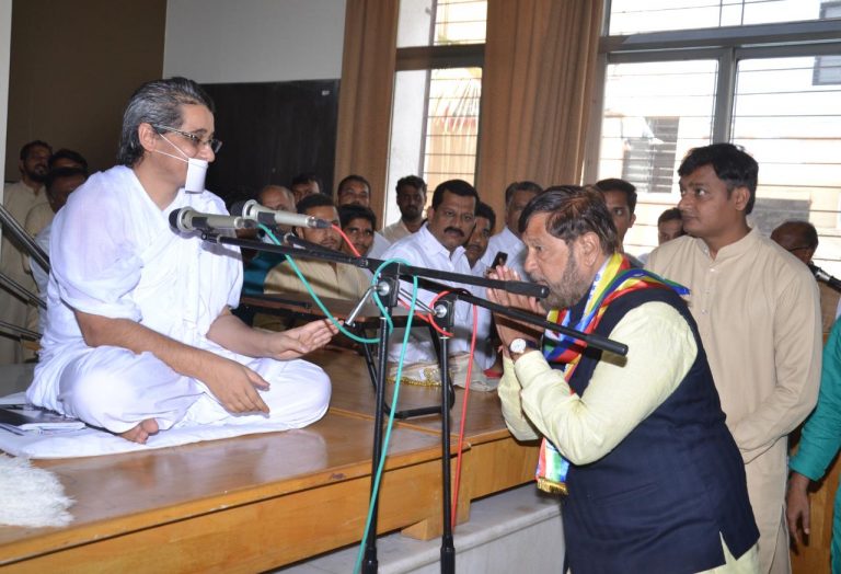 जैन समाजाची विचारसरणी विकासकार्यामध्ये महत्त्वाची-बापट