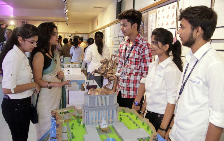 नाविन्यपूर्ण, कलात्मक डिझाईन्सचे सादरीकरण-‘डेझिनो-२०१९’ प्रदर्शन