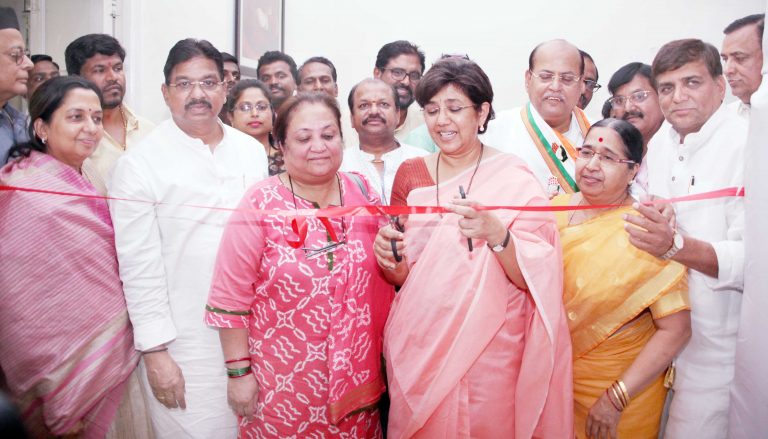 काँग्रेस भवन मधील मीडिया सेंटरचे खा. वंदना चव्हाण याच्या हस्ते उदघाटन