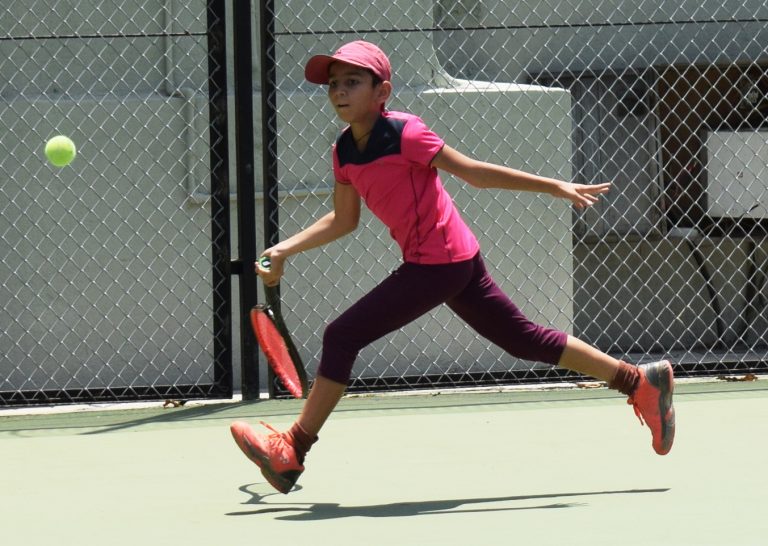 10 वर्षाखालील टेनिस स्पर्धेत अथर्व येलभर,  अनन्या दलाल, मृणाल शेळके यांचा मानांकित खेळाडूंना पराभवाचा धक्का