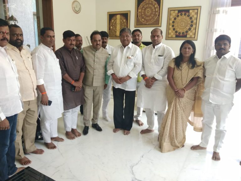 महायुतीच्या बारामती विजयासाठी व्यूहरचना-महसूलमंत्र्यांसमवेत खासदार काकडे व निवडक पदाधिकाऱ्यांमध्ये महत्त्वपूर्ण बैठक