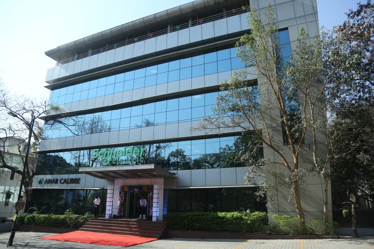 श्नायडर इलेक्ट्रिकने केले पुण्यातील नव्या कार्यालयाचे उद्घाटन