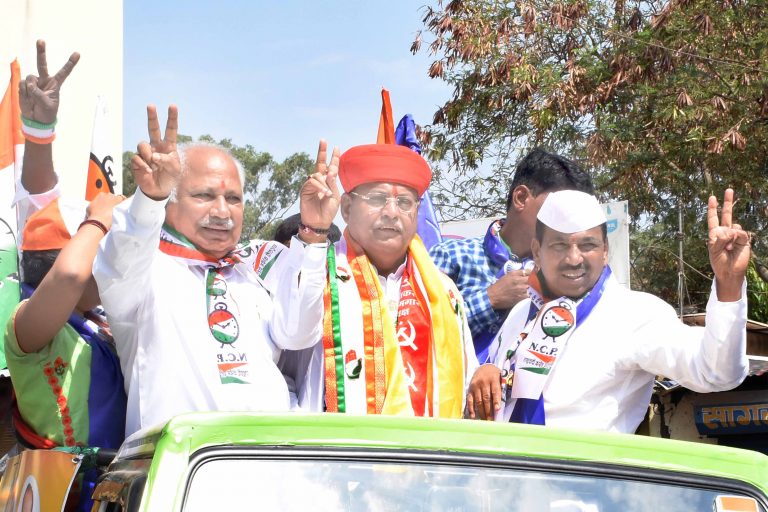 थापेबाजी बाबतीत गिरीश बापट म्हणजे छोटा मोदी –  मोहन जोशी