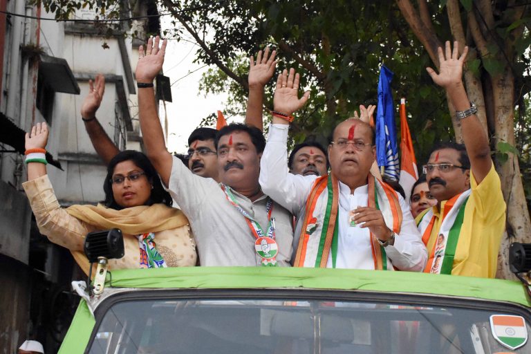 सिंहगड रोडवर मोहन जोशींची प्रचार रॅली