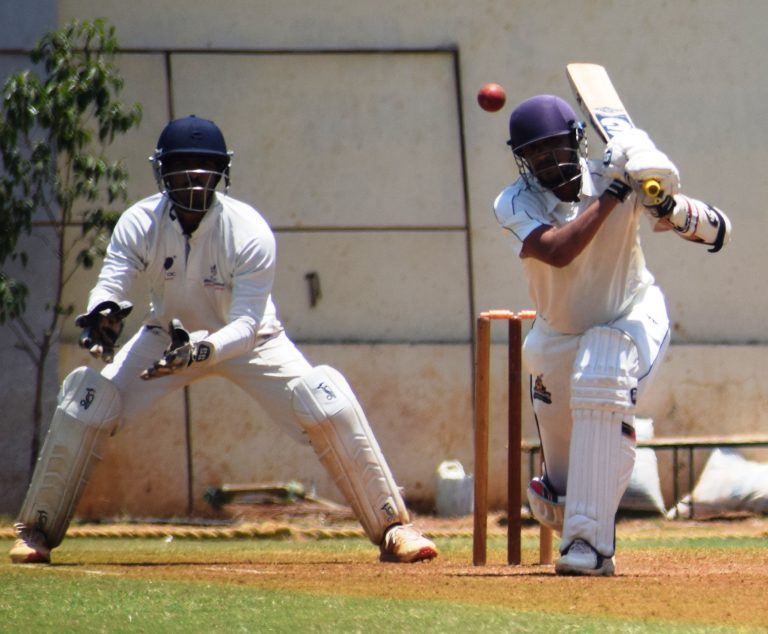 पीवायसी-गोल्डफिल्ड-मांडके चषक क्रिकेट स्पर्धेत पहिल्या दिवसावर व्हेरॉक संघाचे वर्चस्व; केडन्स संघाला 224धावांवर रोखले