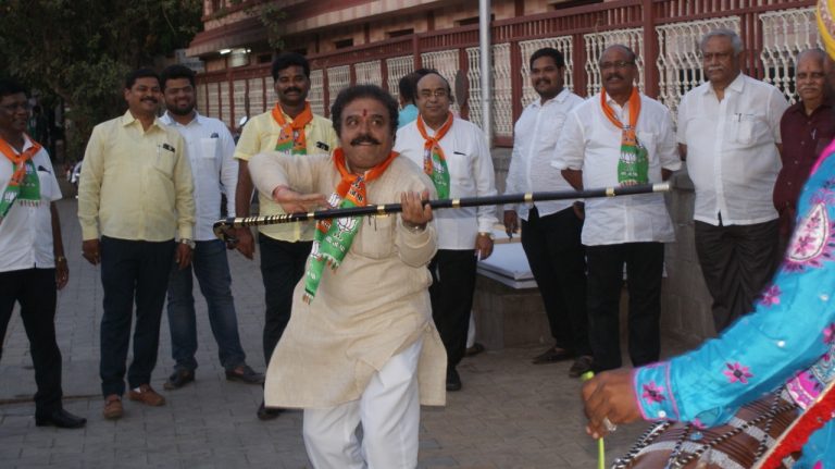 दिल्लीत शपथविधी सोहळ्या निमित्त  पुण्यात मोदी भक्तांचा जल्लोष