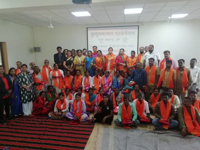 स्मशानभूमीतील कामगारांचा सन्मान