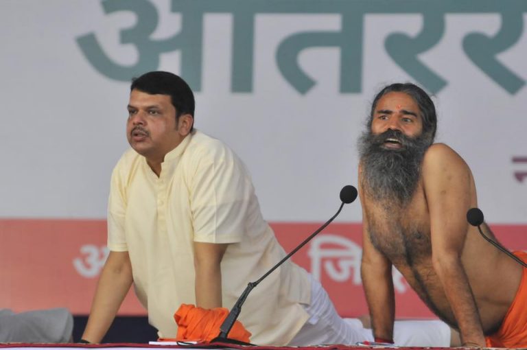 योगाच्या माध्यमातून जीवन आरोग्यदायी बनवूया – मुख्यमंत्री देवेंद्र फडणवीस