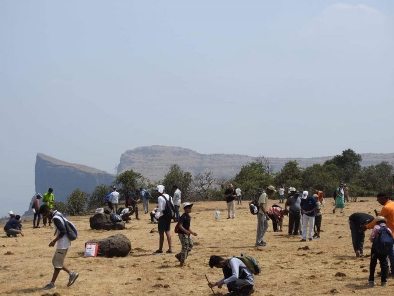 नाणेघाट व किल्ले जीवधन परीसरात ५ किलो बियांचे ३ हेक्टर क्षेत्रावर रोपण.