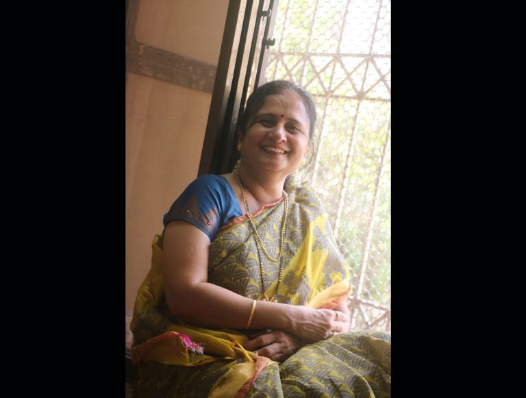 खिडकी (लेखिका -पूर्णिमा नार्वेकर)