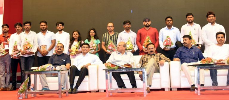 लोकप्रतिनिधी-अधिकाऱ्यांतील विसंवादाने अनेक कामे प्रलंबित- महेश झगडे