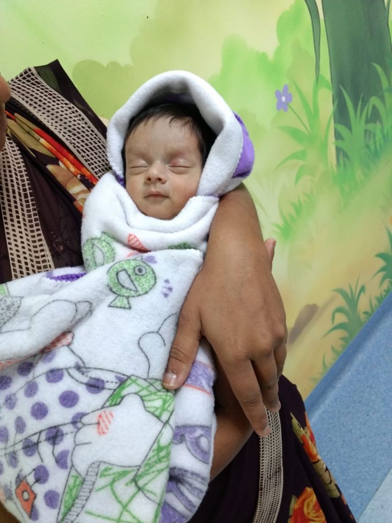 नुकत्याच जन्मलेल्या बाळाच्या पोटात आढळली  २००ग्रॅमची रक्ताची  गाठ !