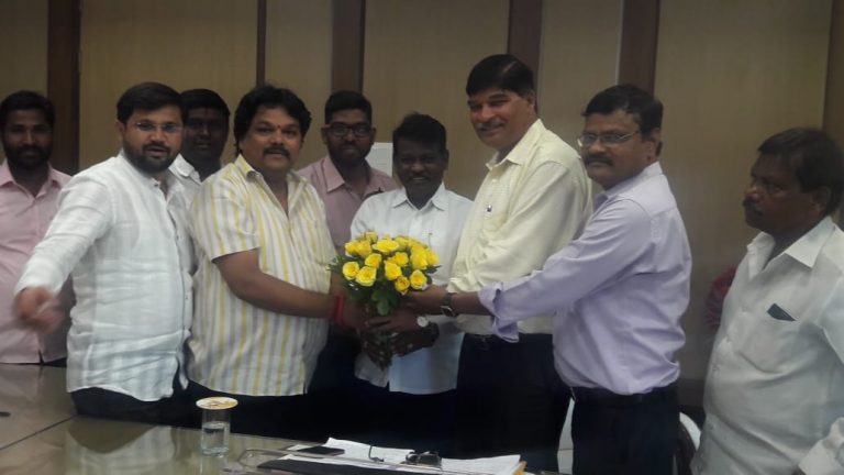 उपमहापौर डॉ.धेंडे यांचा मातंग समाजाच्या वतीने सत्कार