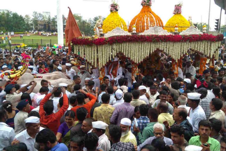 संत श्रेष्ठ तुकाराम महाराज यांची पालखी पिंपरी-चिंचवडमध्ये दाखल