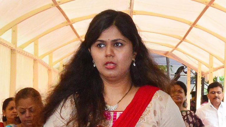 अंगणवाडी सेविका, मदतनिसांना मिळणार मानधनाच्या अर्धे निवृत्ती वेतन