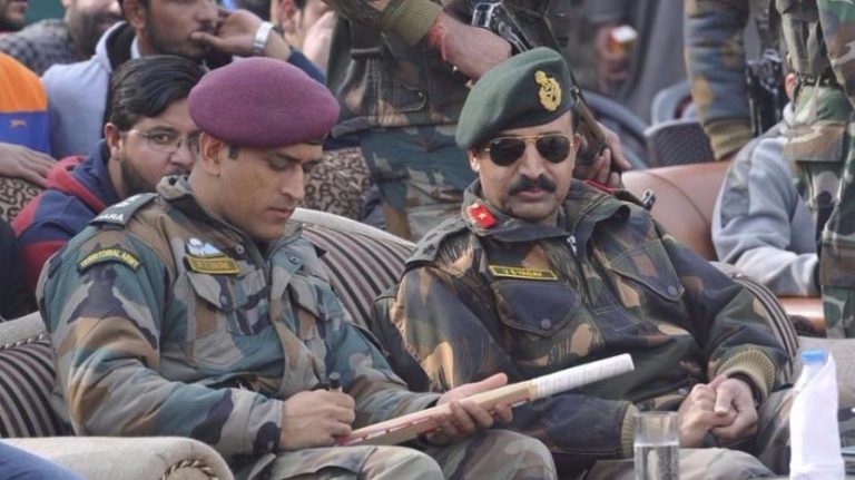 धोनी  दोन महिने भारतीय लष्करासोबत वेळ घालवणार- बीसीसीआय