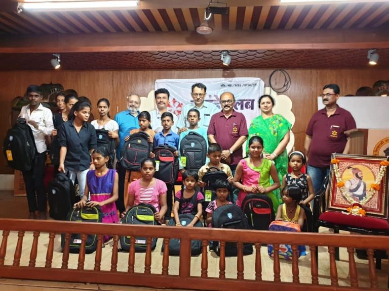 अजित पवारांच्या वाढदिवशी तब्बल ६० मुलींचे  शैक्षणिक दत्तकत्व कदम कुटुंबाने स्वीकारले