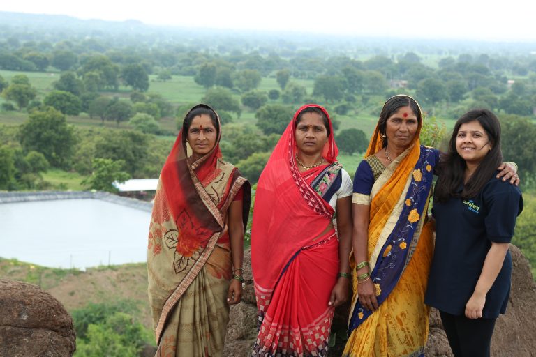 २०० अब्ज लिटर्स पाण्याची बचत, महाराष्ट्र व राजस्थानात कृत्रिम शेततळी निर्माण करून साध्य केली किमया