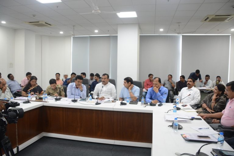 नैसर्गिक आपत्तीच्या कालावधीत सर्व अधिका-यांनी दक्ष रहावे-राज्यमंत्री संजय भेगडे