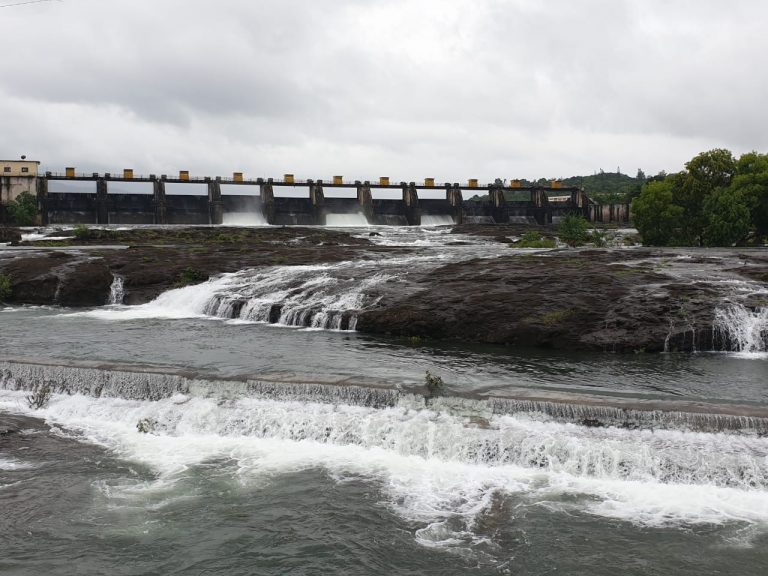 ‘खडकवासला’ शंभर टक्के भरले; नदीत पाणी सोडले …2568 क्‍यूसेकने विसर्ग