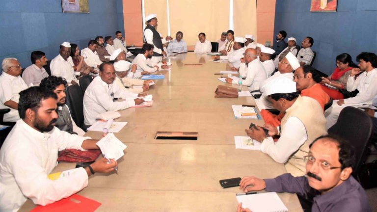 वारकऱ्यांचे प्रश्न प्राधान्याने सोडवू – सुभाष देशमुख