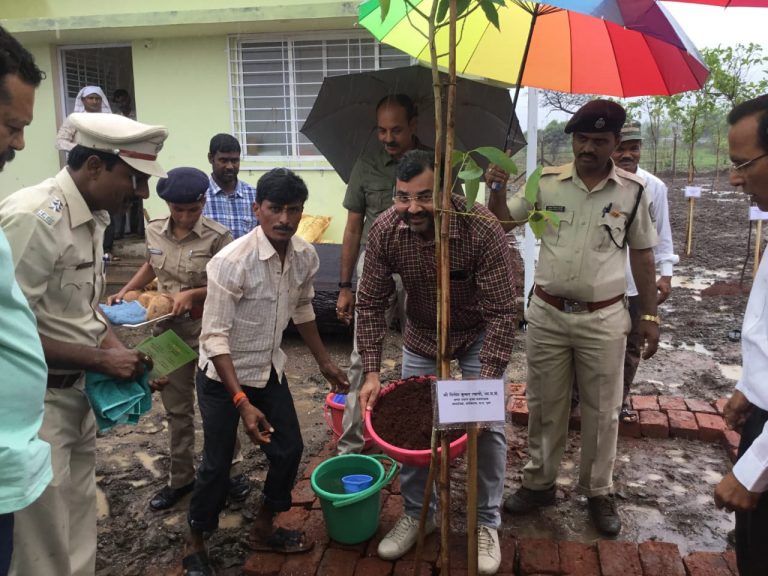 भरे येथे 33 कोटी वृक्ष लागवड कार्यक्रमाचा शुभारंभ  