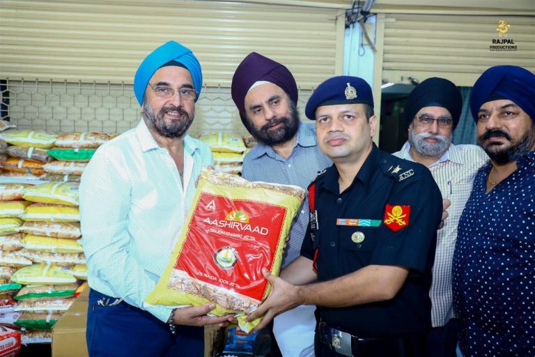 गुरुद्वारा गुरुनानक दरबारची पूरग्रस्तांना मदत