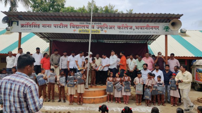 पूरग्रस्तांना सेनेच्या नाना भानगिरे यांची थेट प्रत्यक्ष मदत आणि सेवा